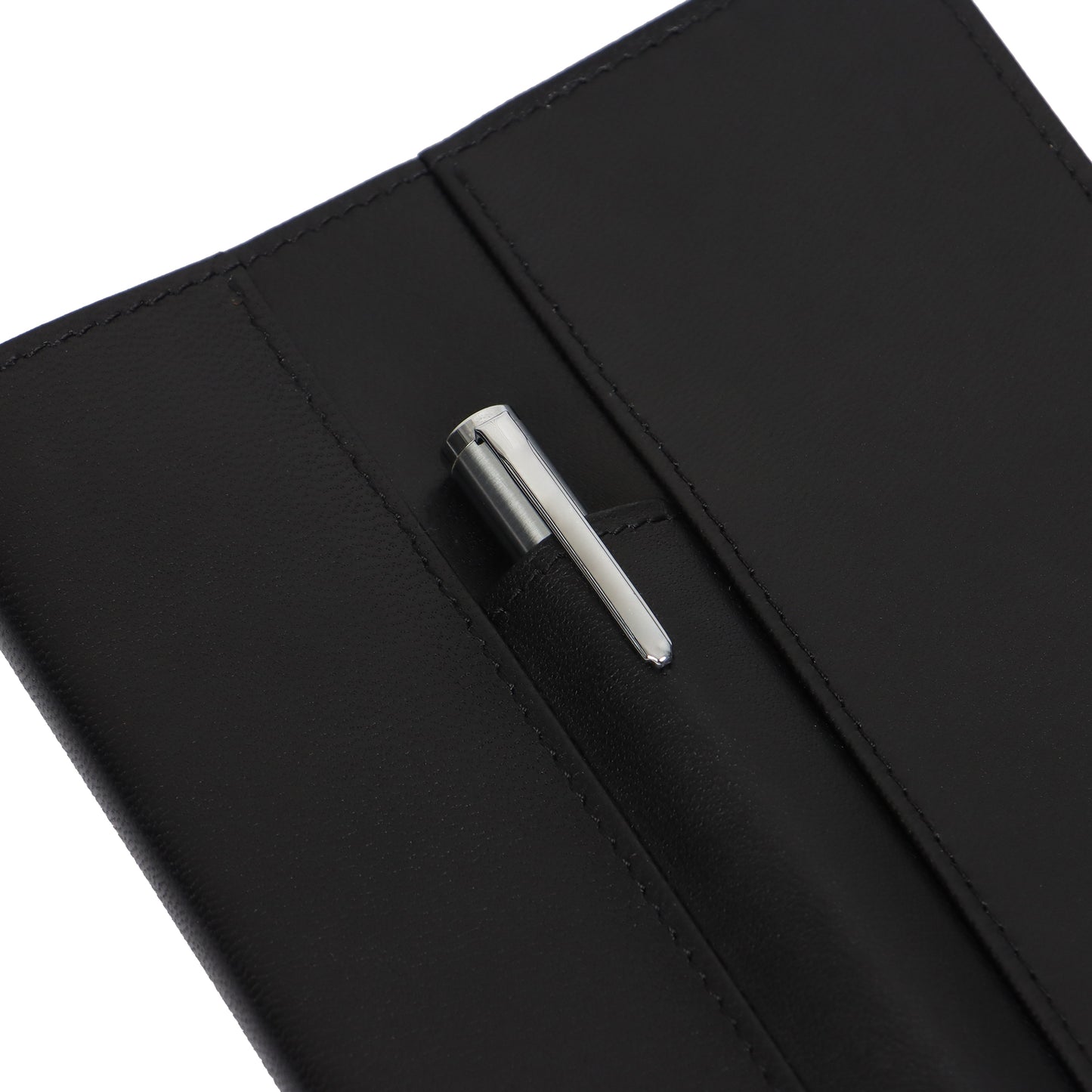 Nachfüllbares Tagebuch aus weichem Leder mit vorderer Stifttasche
