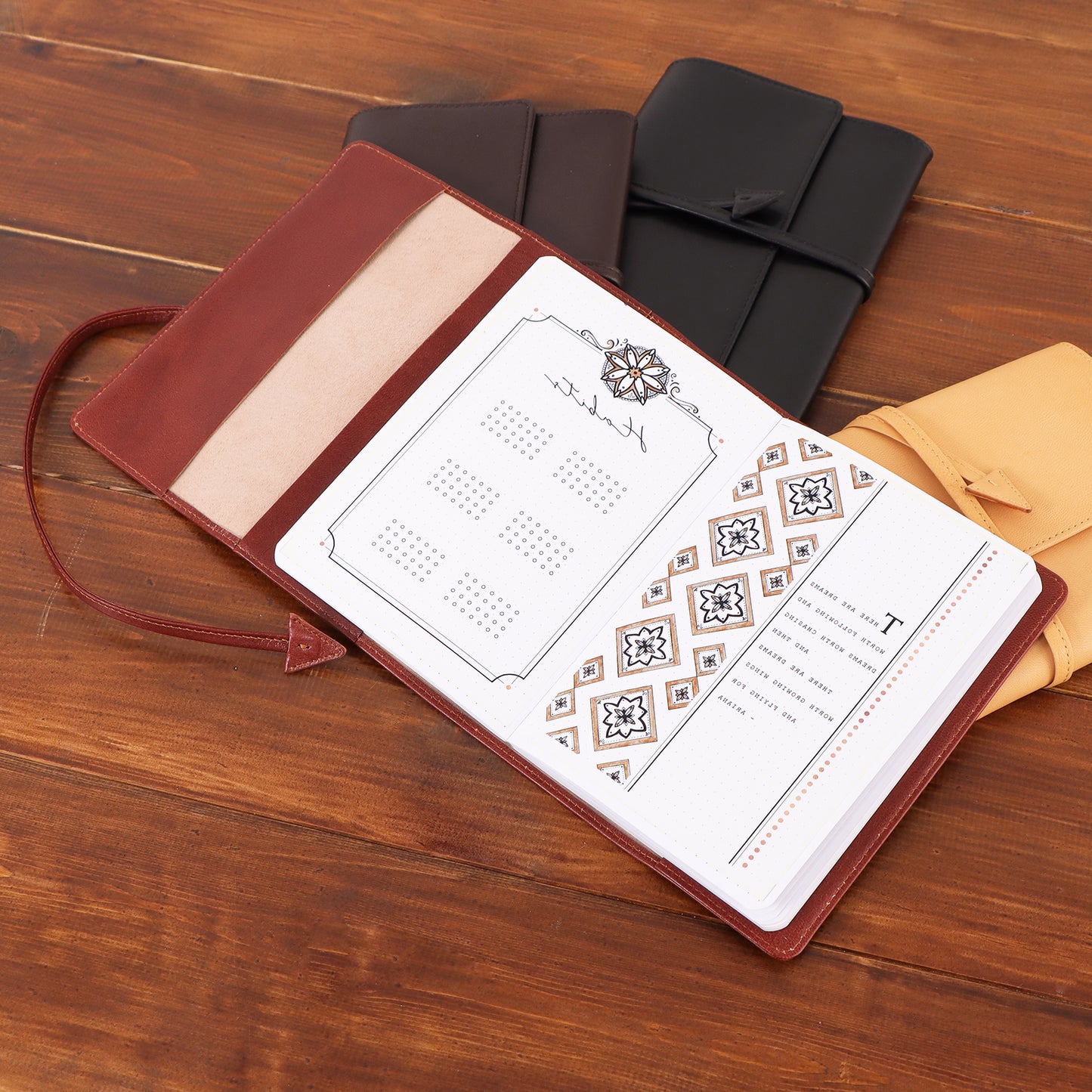 Personalisiertes Bullet Journal im A5-Format mit Wickelverschluss